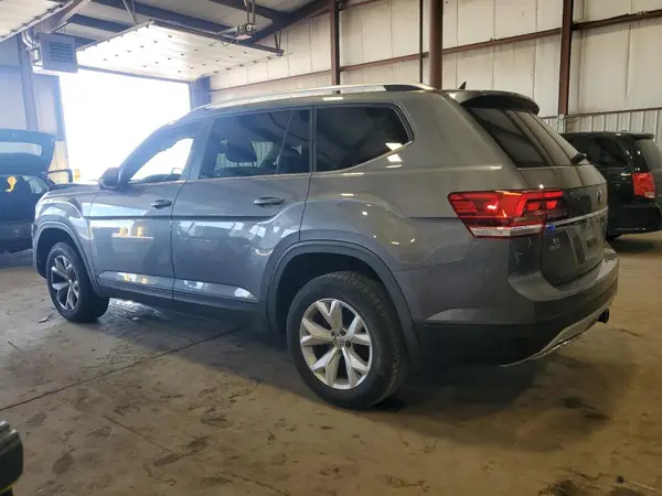 1V2KR2CA8JC575220 2018 VOLKSWAGEN ATLAS - Image 2