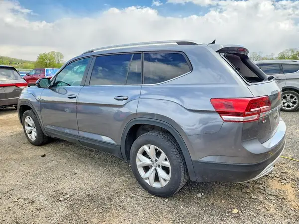 1V2KR2CAXJC548035 2018 VOLKSWAGEN ATLAS - Image 2