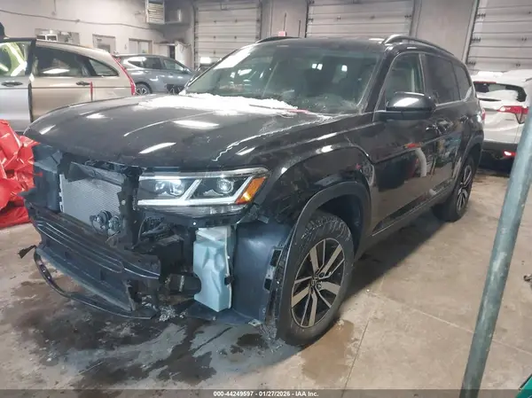 1V2LP2CA8NC527460 2022 VOLKSWAGEN ATLAS - Image 2
