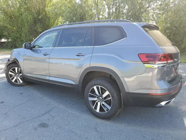 1V2LP2CA8NC555811 2022 VOLKSWAGEN ATLAS - Image 2