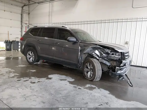 1V2LR2CA1JC561213 2018 VOLKSWAGEN ATLAS - Image 1