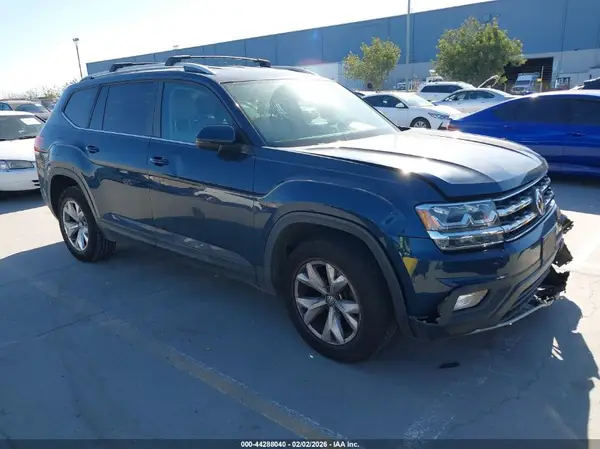 1V2LR2CA1JC576374 2018 VOLKSWAGEN ATLAS - Image 1