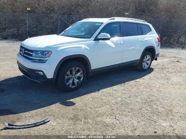 1V2LR2CA3JC577302 2018 VOLKSWAGEN ATLAS - Image 2