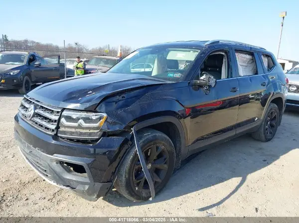 1V2LR2CA4JC523801 2018 VOLKSWAGEN ATLAS - Image 2