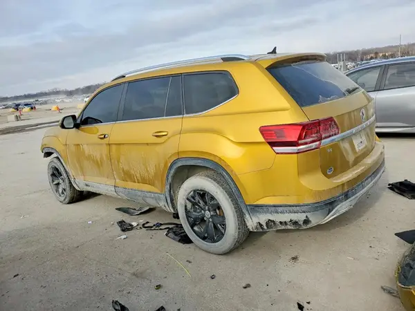1V2LR2CA7JC557604 2018 VOLKSWAGEN ATLAS - Image 2