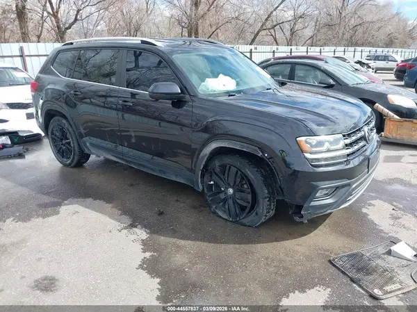 1V2LR2CA7JT531150 2018 VOLKSWAGEN ATLAS - Image 1