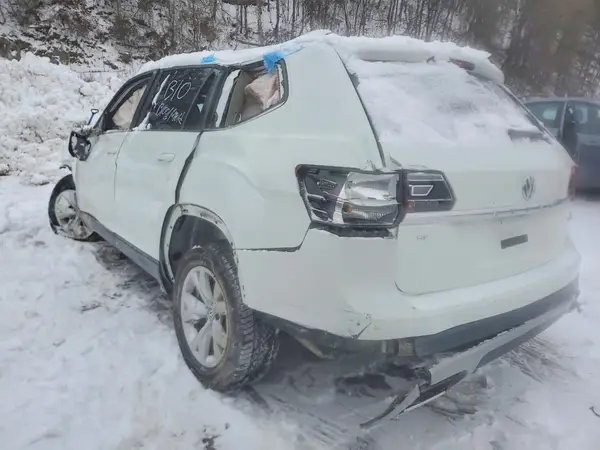 1V2LR2CA8JC525115 2018 VOLKSWAGEN ATLAS - Image 2