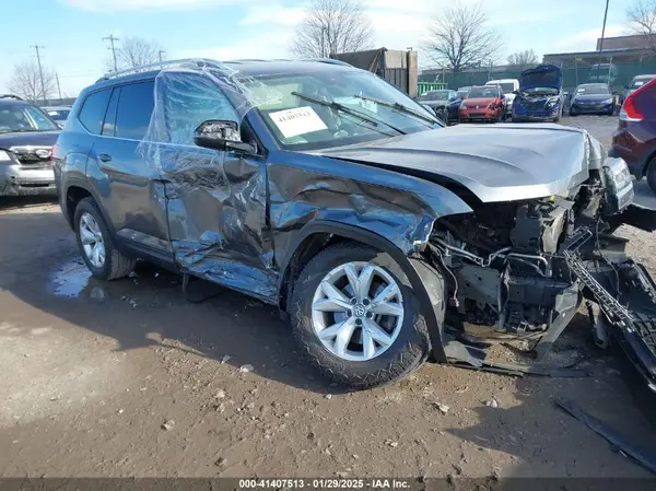 1V2LR2CA8JC557594 2018 VOLKSWAGEN ATLAS - Image 1