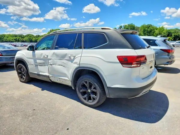 1V2LR2CAXJC506100 2018 VOLKSWAGEN ATLAS - Image 2