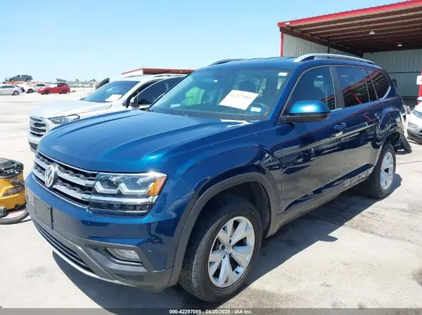 1V2LR2CAXJC558200 2018 VOLKSWAGEN ATLAS - Image 2