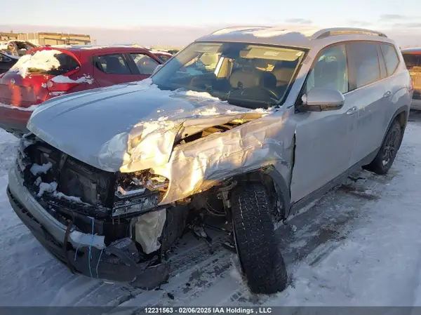 1V2LR2CAXJC560805 2018 VOLKSWAGEN ATLAS - Image 2