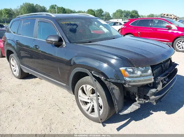 1V2MR2CA1JC515630 2018 VOLKSWAGEN ATLAS - Image 1