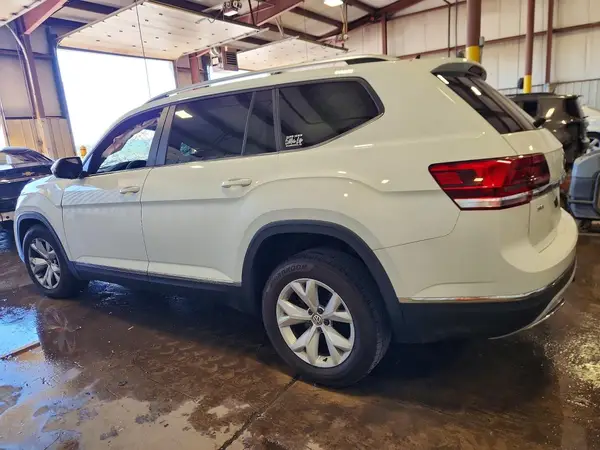 1V2MR2CA1JC581126 2018 VOLKSWAGEN ATLAS - Image 2