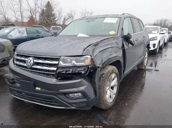 1V2MR2CA3JC535541 2018 VOLKSWAGEN ATLAS - Image 2