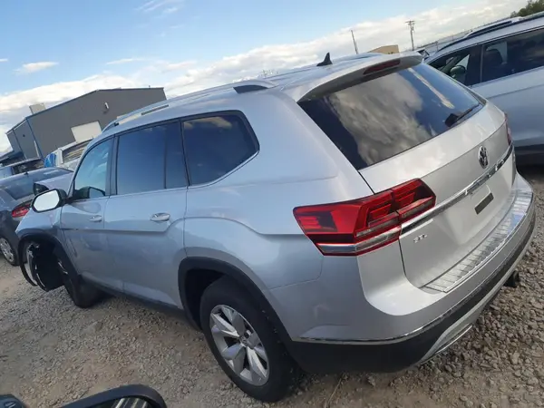 1V2MR2CA3JC581645 2018 VOLKSWAGEN ATLAS - Image 2