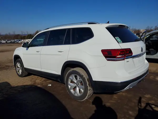 1V2MR2CA3JC591611 2018 VOLKSWAGEN ATLAS - Image 2