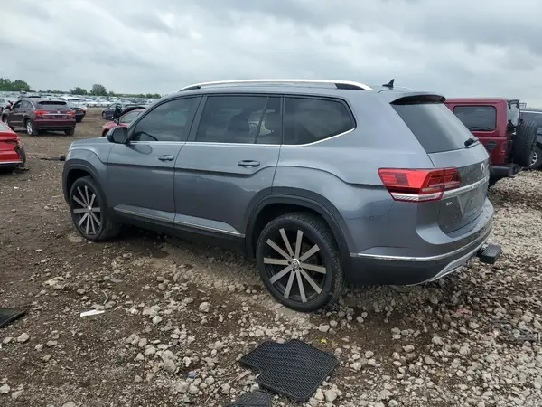 1V2MR2CA4JC525925 2018 VOLKSWAGEN ATLAS - Image 2