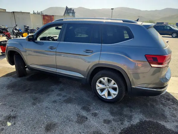 1V2MR2CA4JC537685 2018 VOLKSWAGEN ATLAS - Image 2