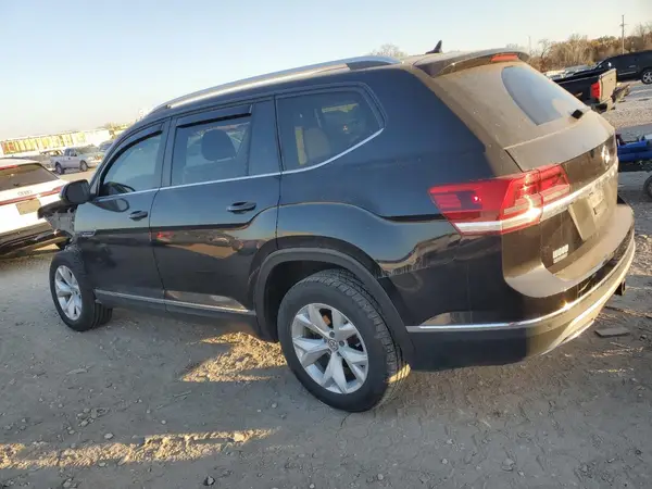 1V2MR2CA4JC561811 2018 VOLKSWAGEN ATLAS - Image 2