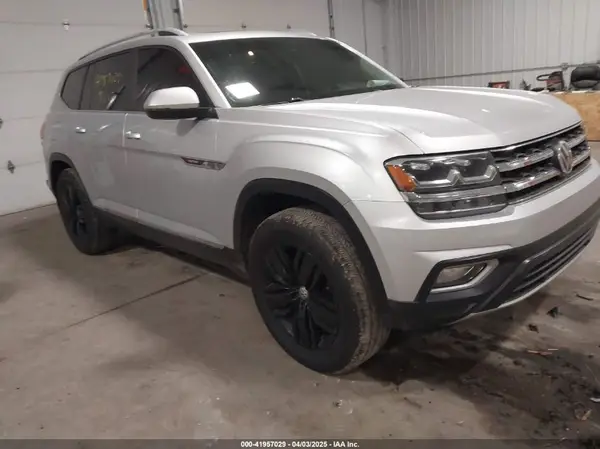 1V2MR2CA5JC521172 2018 VOLKSWAGEN ATLAS - Image 1