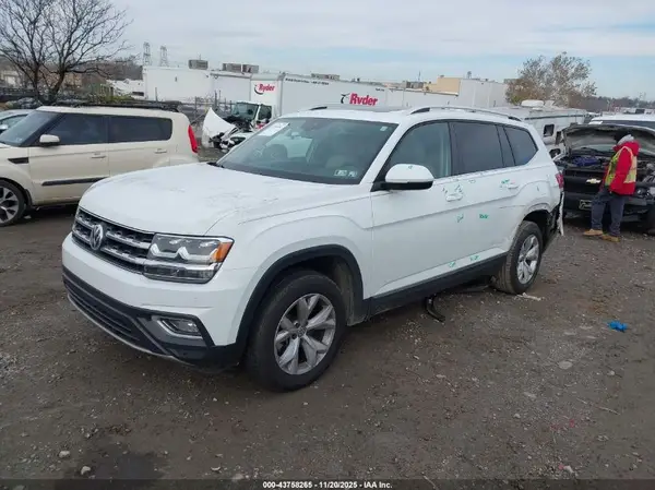 1V2MR2CA5JC567133 2018 VOLKSWAGEN ATLAS - Image 2