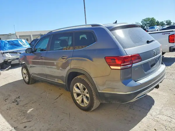 1V2MR2CA7JC553993 2018 VOLKSWAGEN ATLAS - Image 2