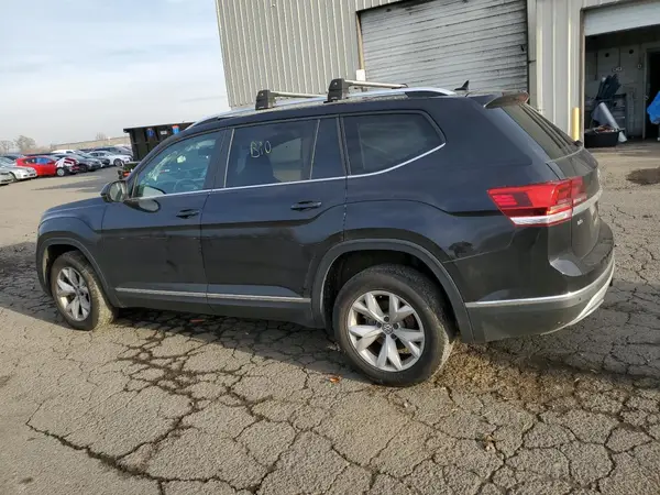 1V2MR2CA7JC557381 2018 VOLKSWAGEN ATLAS - Image 2
