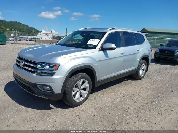 1V2MR2CA7JC562158 2018 VOLKSWAGEN ATLAS - Image 2