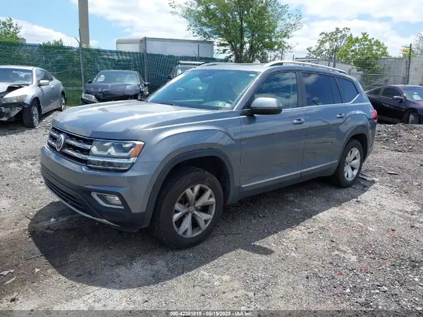 1V2MR2CA8JC553520 2018 VOLKSWAGEN ATLAS - Image 2