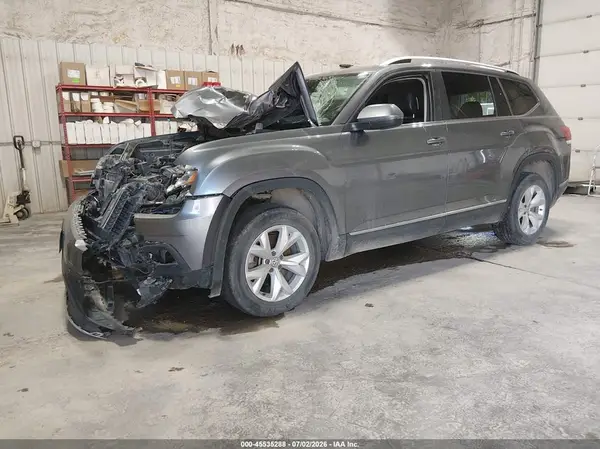1V2MR2CA8JC560371 2018 VOLKSWAGEN ATLAS - Image 2
