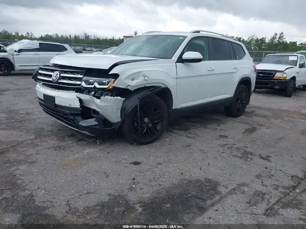 1V2MR2CA9JC572206 2018 VOLKSWAGEN ATLAS - Image 2