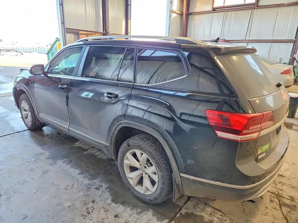 1V2MR2CAXJC511317 2018 VOLKSWAGEN ATLAS - Image 2