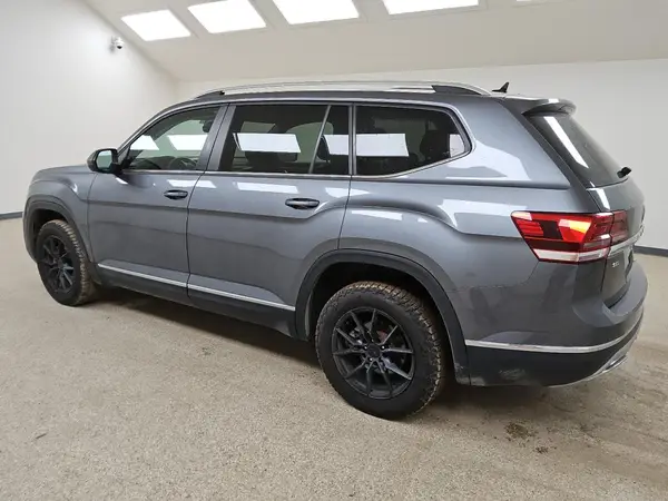 1V2MR2CAXJC525671 2018 VOLKSWAGEN ATLAS - Image 2