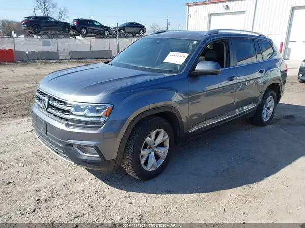 1V2MR2CAXJC526366 2018 VOLKSWAGEN ATLAS - Image 2