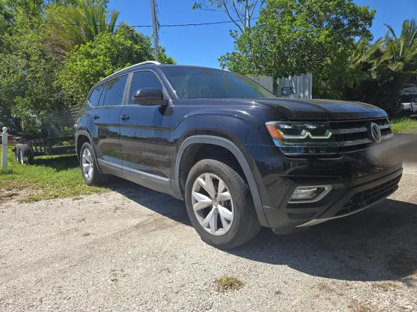 1V2MR2CAXJC539943 2018 VOLKSWAGEN ATLAS - Image 1