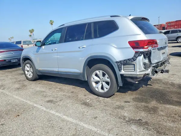 1V2MR2CAXJC578323 2018 VOLKSWAGEN ATLAS - Image 2