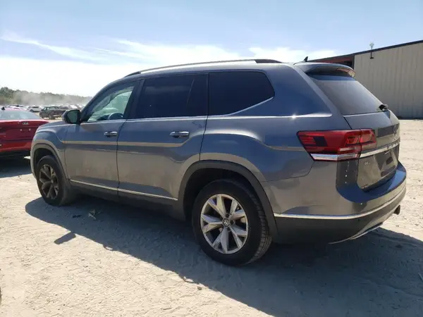 1V2MR2CAXJC593923 2018 VOLKSWAGEN ATLAS - Image 2