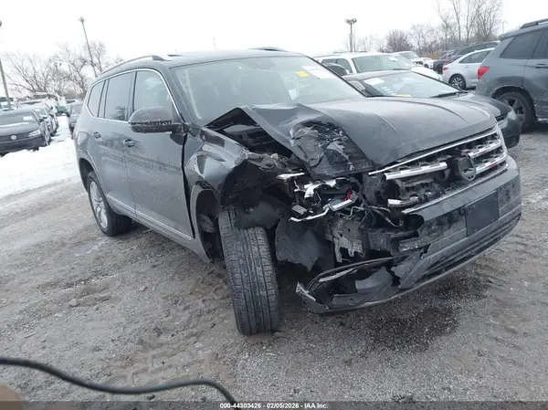 1V2NR2CA0JC500461 2018 VOLKSWAGEN ATLAS - Image 1