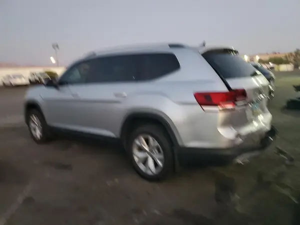 1V2NR2CA0JC549151 2018 VOLKSWAGEN ATLAS - Image 2