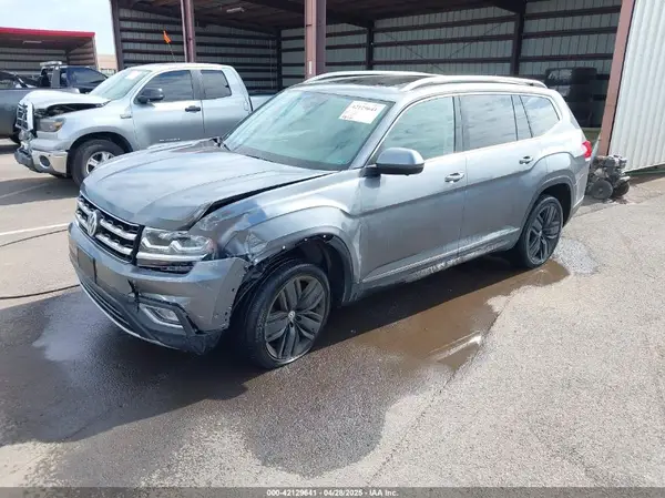 1V2NR2CA1JC536692 2018 VOLKSWAGEN ATLAS - Image 2