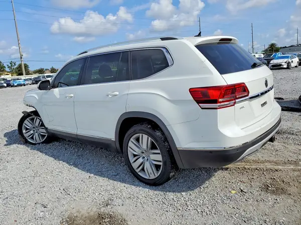 1V2NR2CA1JC561558 2018 VOLKSWAGEN ATLAS - Image 2