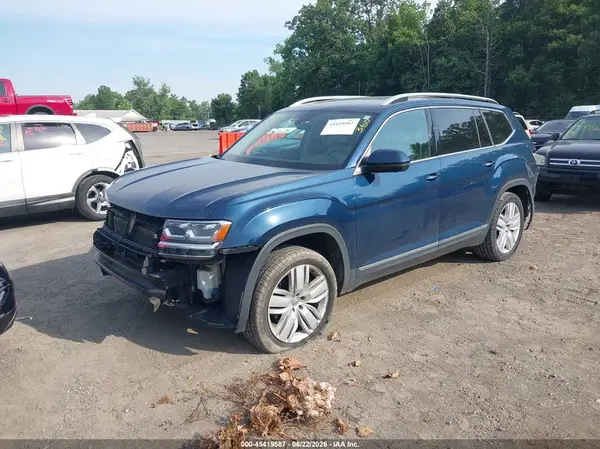 1V2NR2CA2JC525975 2018 VOLKSWAGEN ATLAS - Image 2