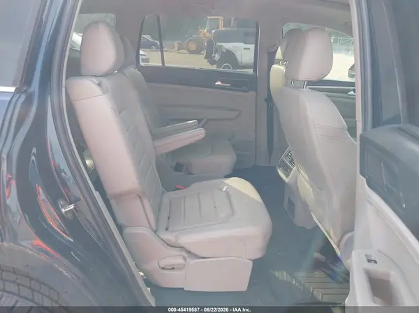 1V2NR2CA2JC525975 2018 VOLKSWAGEN ATLAS - Image 8