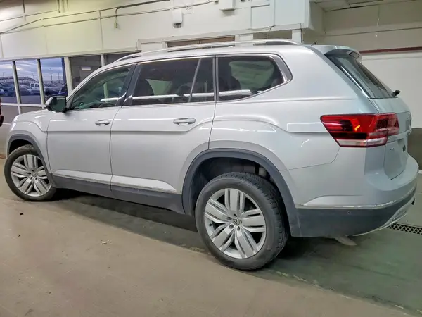 1V2NR2CA2JC540010 2018 VOLKSWAGEN ATLAS - Image 2