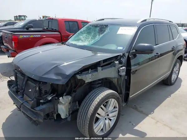 1V2NR2CA2JC554375 2018 VOLKSWAGEN ATLAS - Image 2