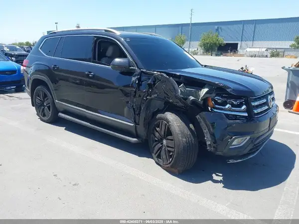 1V2NR2CA2JC567904 2018 VOLKSWAGEN ATLAS - Image 1
