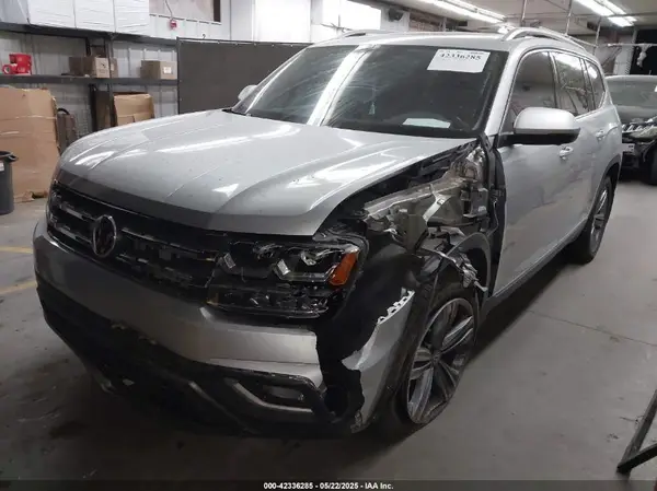 1V2NR2CA2JC568583 2018 VOLKSWAGEN ATLAS - Image 2