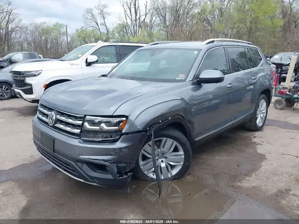 1V2NR2CA2JC592186 2018 VOLKSWAGEN ATLAS - Image 2
