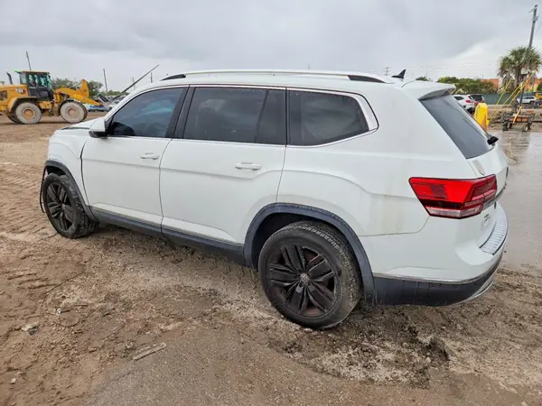 1V2NR2CA3JC581598 2025 VOLKSWAGEN ATLAS - Image 2