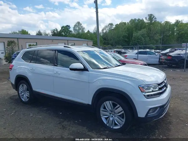1V2NR2CA4JC520647 2018 VOLKSWAGEN ATLAS - Image 1